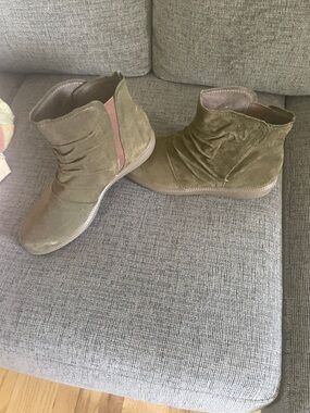 Munro Olive Suede Ruched Ankle Booties